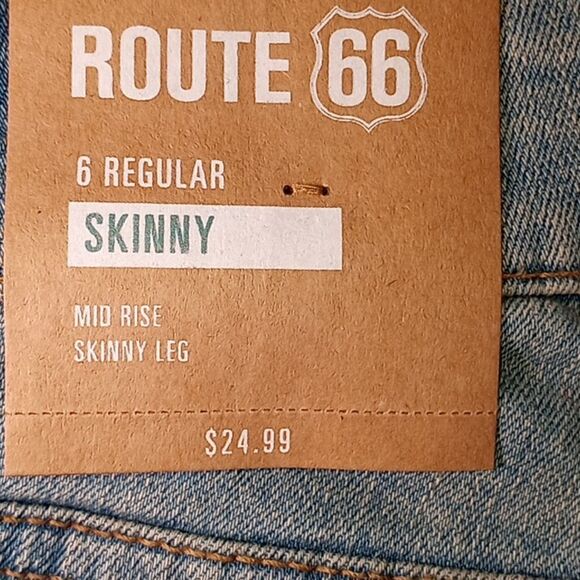 Women's Mid-Rise Skinny Jeans - Picture 6 of 6